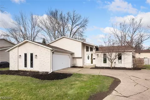 1312 Douglas Ct, Lorain, OH 44053