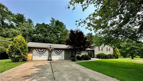 444 Eyermann Rd, Belpre, OH 45714