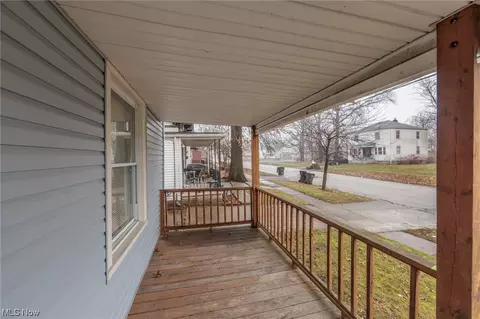 346 16th St, Elyria, OH 44035 photo 5