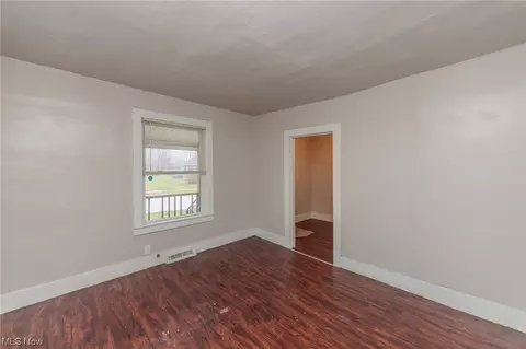 346 16th St, Elyria, OH 44035 photo 9