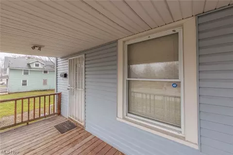 346 16th St, Elyria, OH 44035 photo 4