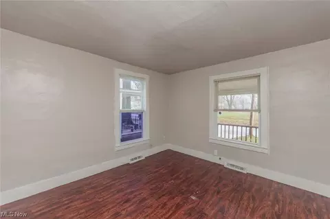 346 16th St, Elyria, OH 44035 photo 8