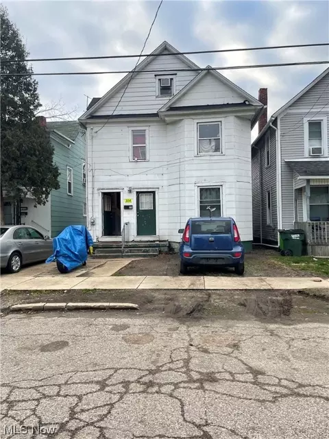 304 Wunderlich, Barberton, OH 44203