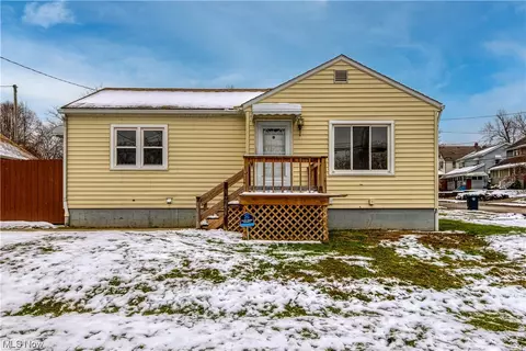 1747 Clairmont Ave, Akron, OH 44301