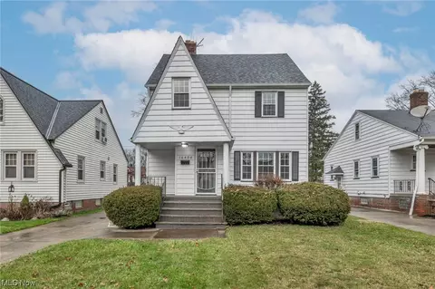 16400 Elsienna Ave, Cleveland, OH 44135