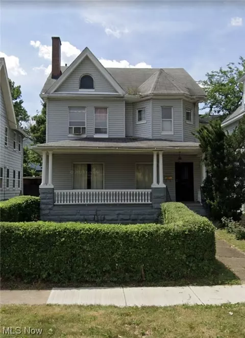 9910 South Blvd, Cleveland, OH 44108