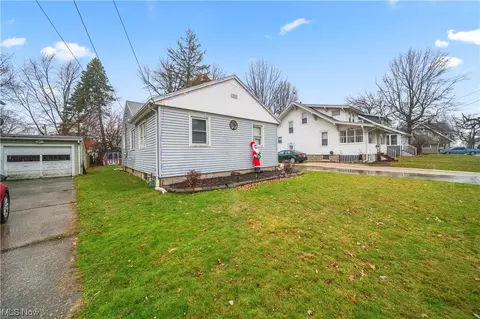 437 Myrtle, Ashtabula, OH 44004 photo 3