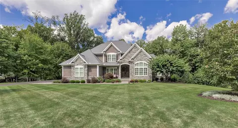 8170 Silica Rdg, Chagrin Falls, OH 44023
