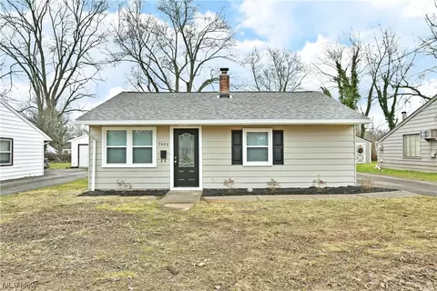 7403 Glenwood Ave, Youngstown, OH 44512