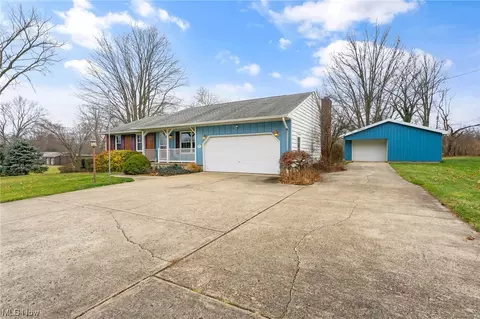 9975 New Buffalo Rd, Canfield, OH 44406
