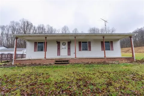 2586 Bellflower NW, Carrollton, OH 44615