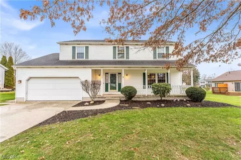 122 Red Oak Dr, Seville, OH 44273