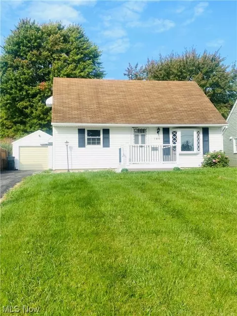 180 N Roanoke, Youngstown, OH 44515