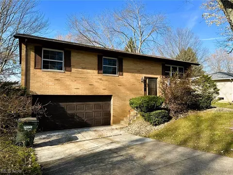 12942 Hametown Rd, Doylestown, OH 44230