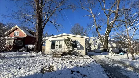 1286 Lexington Ave, Akron, OH 44310