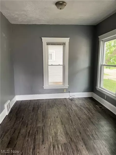 121 Taft, Elyria, OH 44035 photo 5