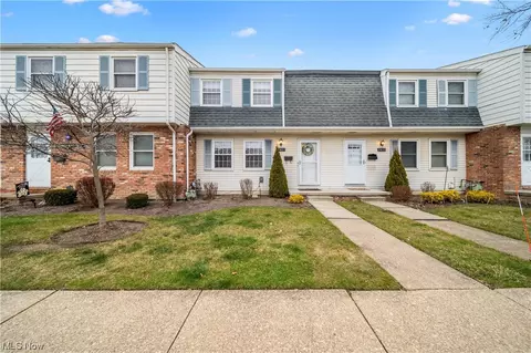 7433 Avon Dr, Mentor, OH 44060
