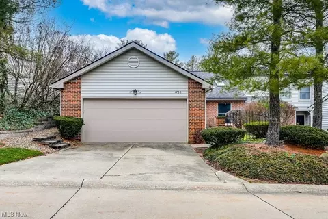 1700 Rock Hill Ln, Akron, OH 44313