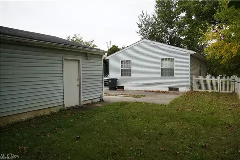 753 Peerless Ave, Akron, OH 44320 photo 9