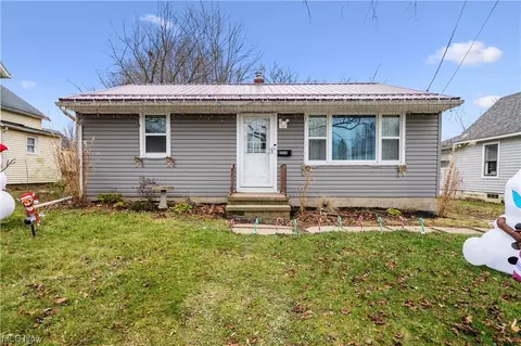 1118 E 16th St, Ashtabula, OH 44004