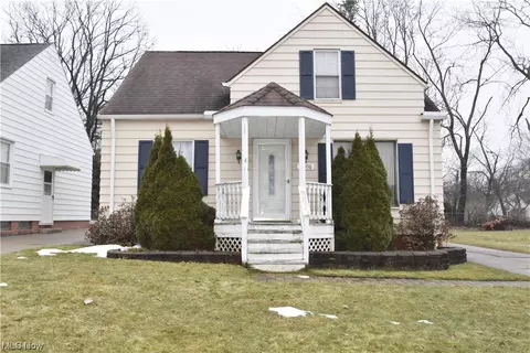 14106 Kennerdown Ave, Maple Heights, OH 44137
