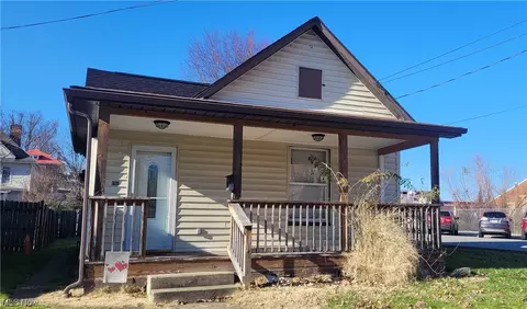 1911 Covert St, Parkersburg, WV 26101