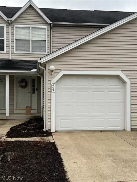 699 Crownwood Ct, Streetsboro, OH 44241