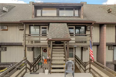 1597 Treetop Trl # B, Akron, OH 44313