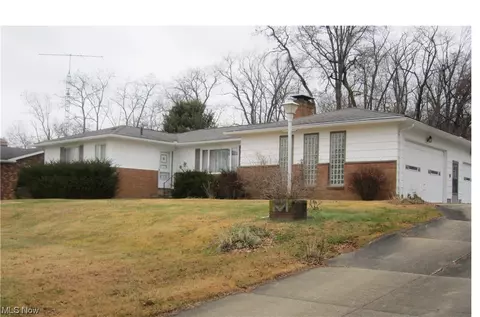 1849 Springfield Lake Blvd, Akron, OH 44312