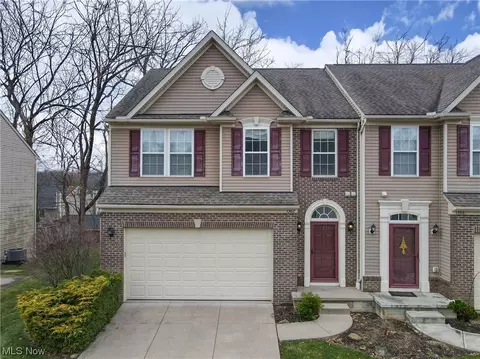 1362 Wellingshire Cir, Cuyahoga Falls, OH 44221
