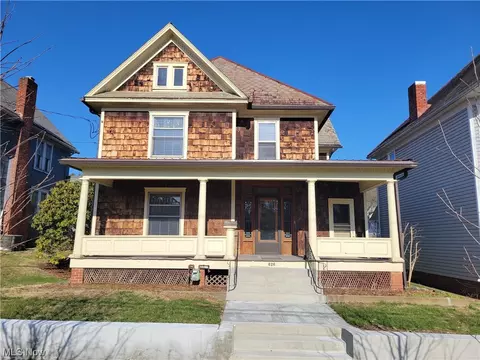 626 8th St, Marietta, OH 45750