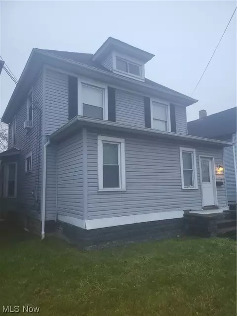 1221 Erie St S, Massillon, OH 44646