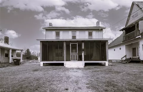 363 Columbia St, Leetonia, OH 44431