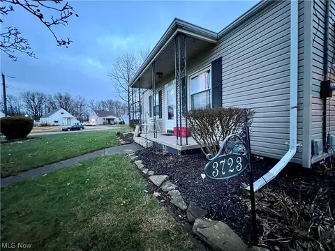 3723 Palm Ave, Lorain, OH 44055 photo 2