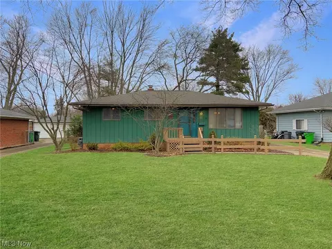 167 Maplelawn, Berea, OH 44017
