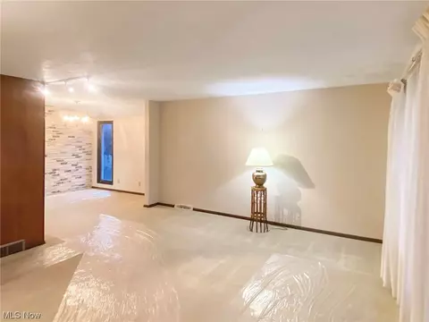 167 Maplelawn, Berea, OH 44017 photo 5