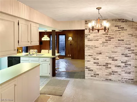 167 Maplelawn, Berea, OH 44017 photo 6