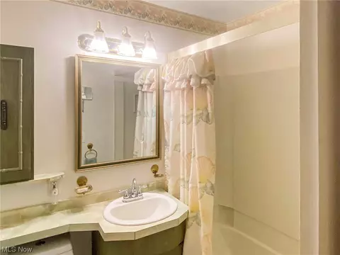 167 Maplelawn, Berea, OH 44017 photo 19