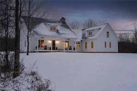 10049 Bartholomew Rd, Chagrin Falls, OH 44023