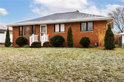 11115 Kader Dr, Parma, OH 44130