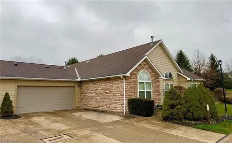 5690 Emerald Ridge Pkwy #2B, Solon, OH 44139