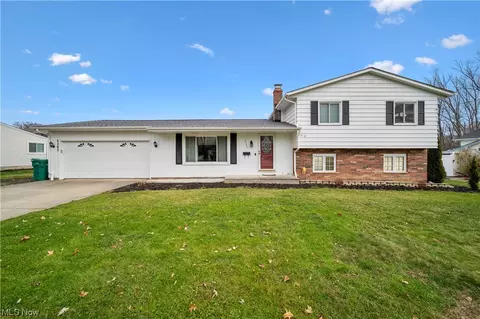 6265 Chase Dr, Mentor, OH 44060