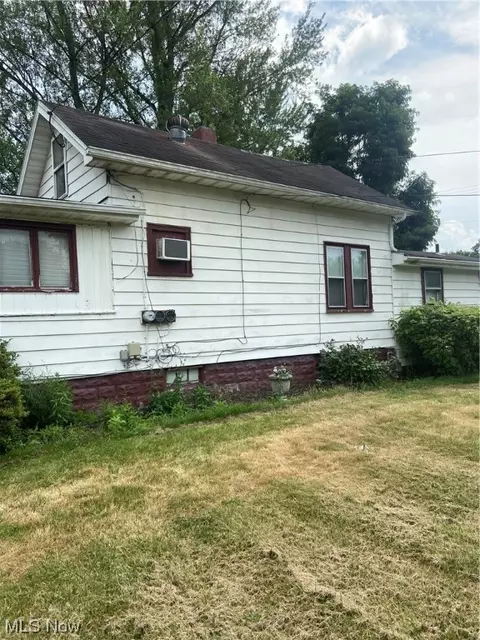 4491 Warren, Newton Falls, OH 44444