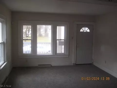 1165 Mount Vernon, Akron, OH 44310 photo 4