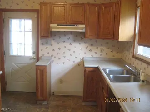 1165 Mount Vernon, Akron, OH 44310 photo 6