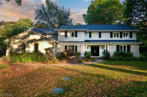 31960 Creekside Dr, Pepper Pike, OH 44124