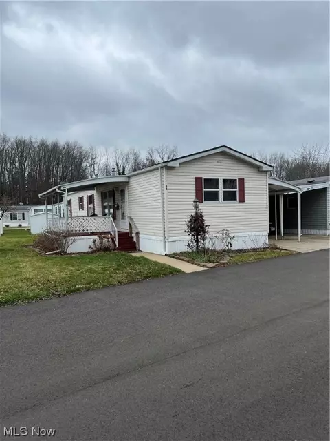 42 Wilpark Dr, Akron, OH 44312