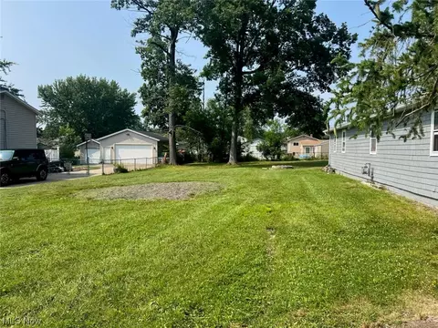 1180 Bryce Ave, Aurora, OH 44202