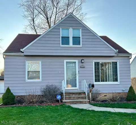 5134 W 7th St, Brooklyn Heights, OH 44131