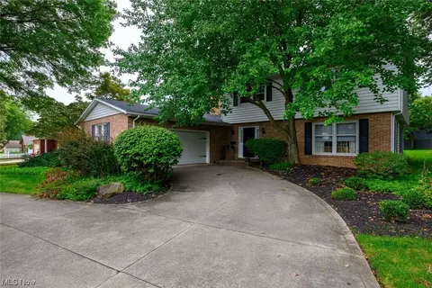 4665 Beverly Ave NE, Canton, OH 44714